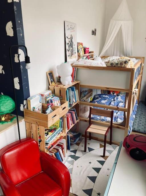 Paris : Familial Avec Parking Prive Clichy